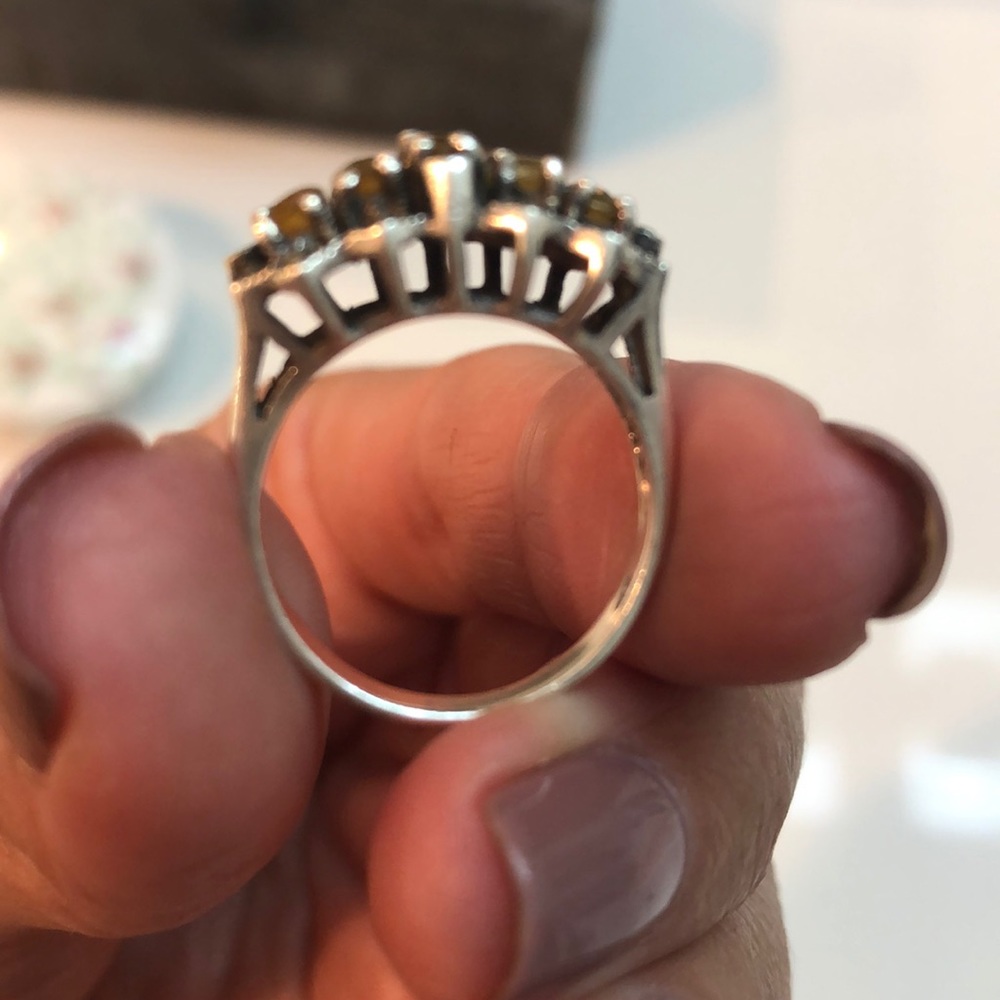 Ring - Picture 3 of 8